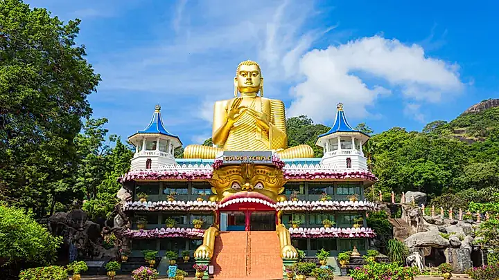Goldener Tempel von Dambulla © saiko3p - stock.adobe.com