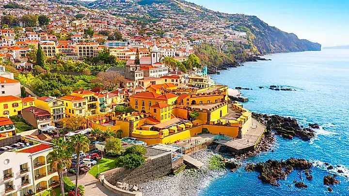 Blick auf Funchal © Aleh Varanishcha - stock.adobe.com