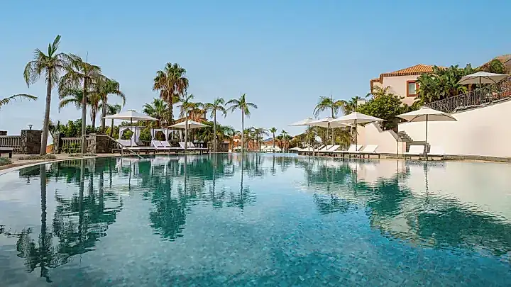 Poolbereich des HYATT Ziva Madeira