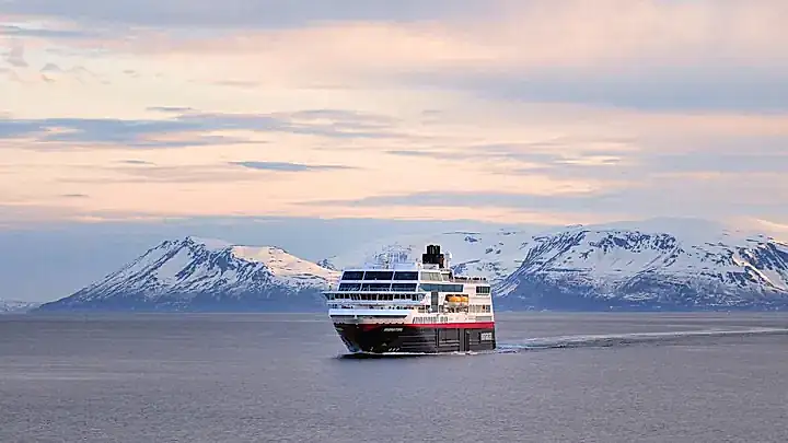 MS Midnatsol © Hurtigruten