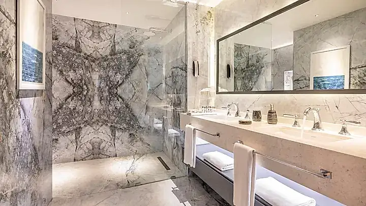 Badezimmerbeispiel im Vicenza Hotel