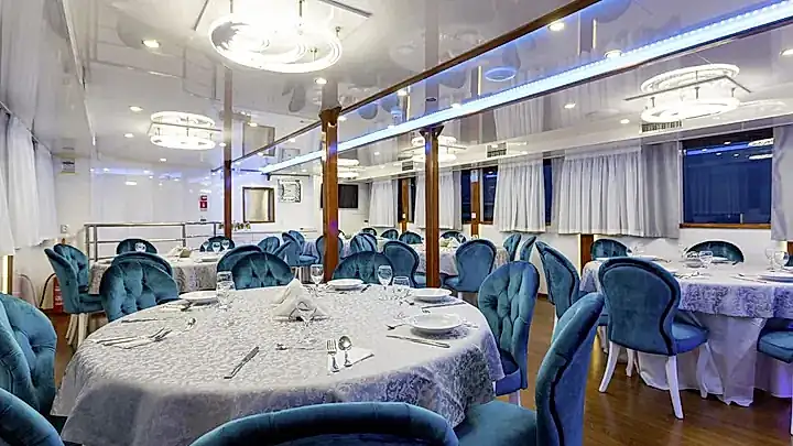 MY Solaris Bordrestaurant © Riva Tours