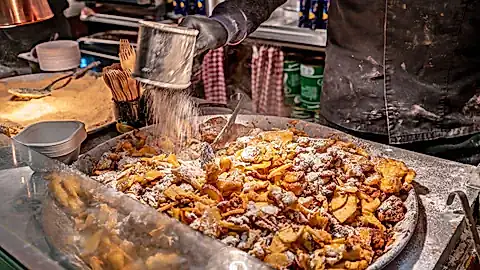 Kaiserschmarrn auf dem Weihnachtsmarkt
© Calin Stan - stock.adobe.com, GLOBALIS